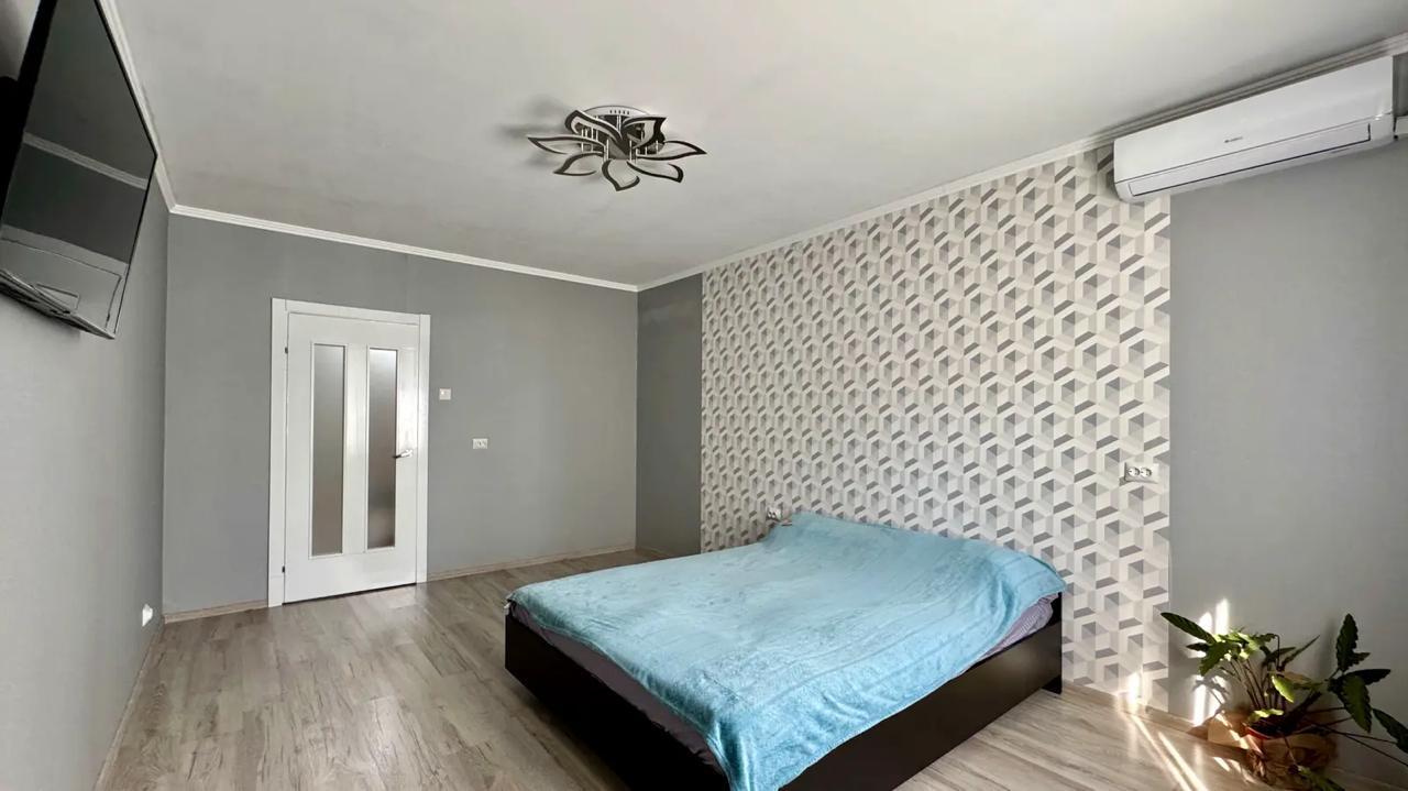 Продаж 2-кімнатної квартири 79 м², Науки просп., 55А
