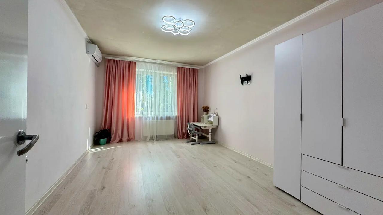 Продаж 2-кімнатної квартири 79 м², Науки просп., 55А