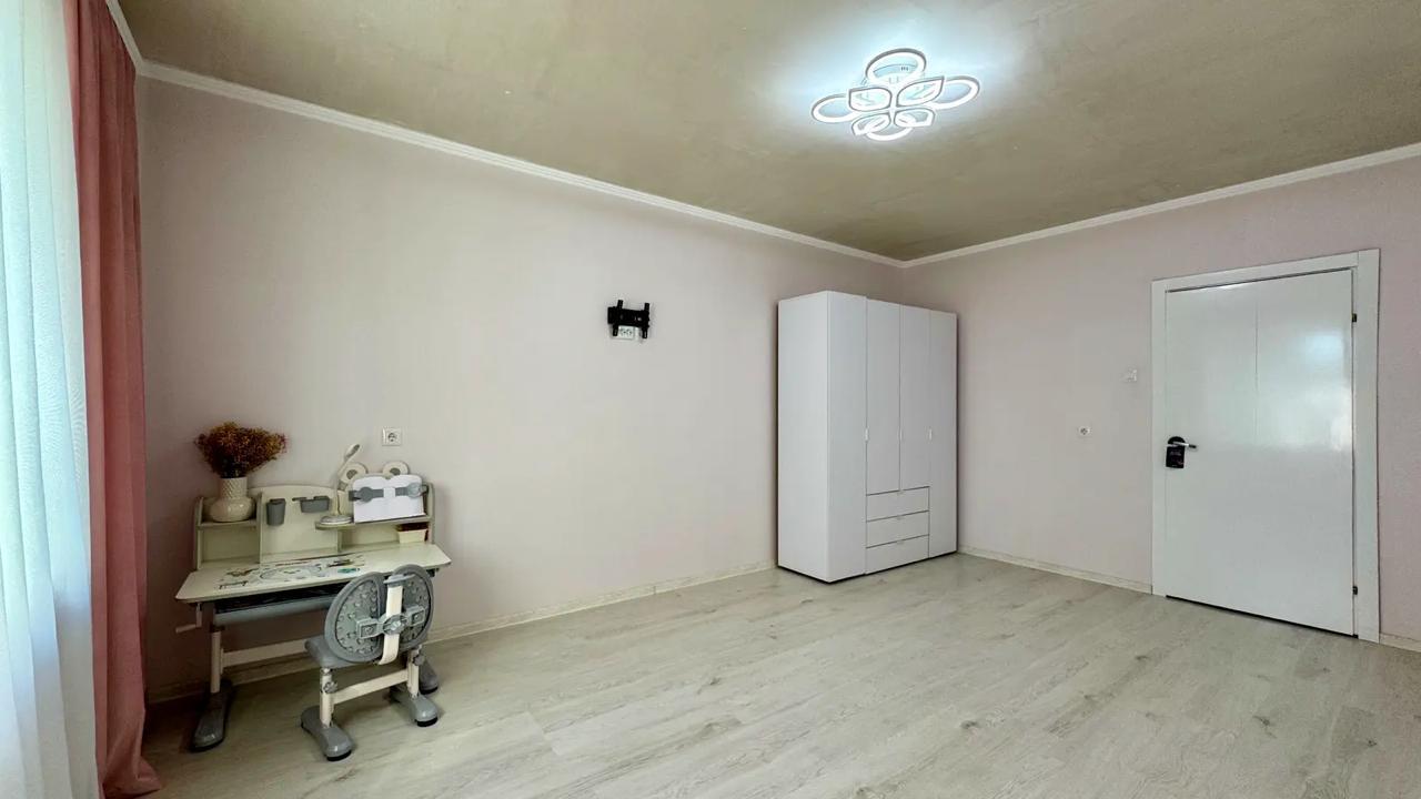 Продаж 2-кімнатної квартири 79 м², Науки просп., 55А