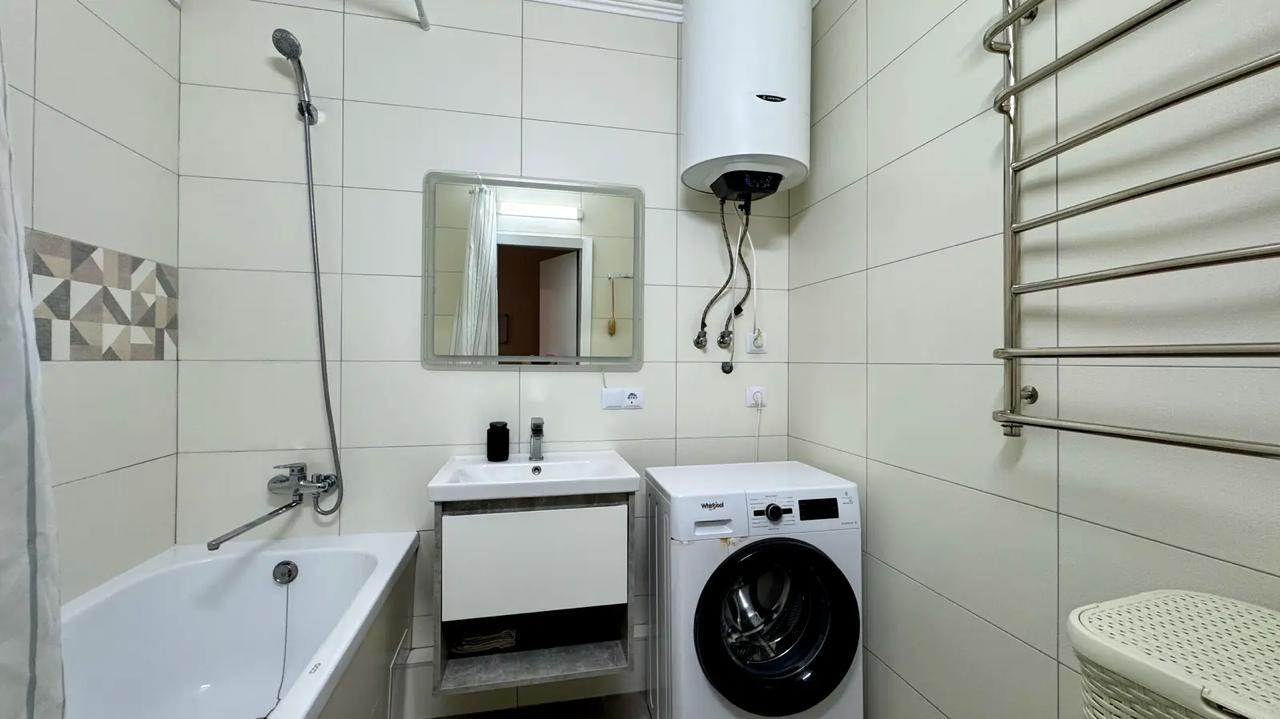 Продаж 2-кімнатної квартири 79 м², Науки просп., 55А