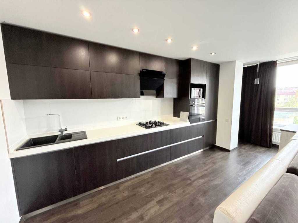 Продажа 3-комнатной квартиры 97.3 м², Радужная ул., 147