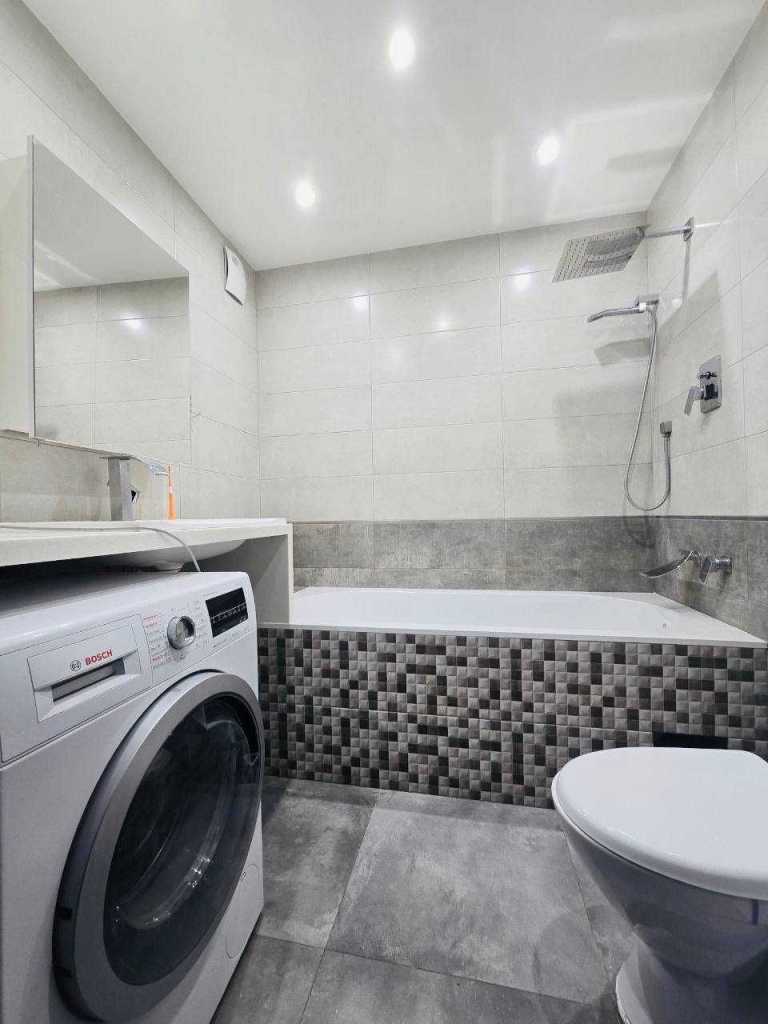 Продажа 3-комнатной квартиры 97.3 м², Радужная ул., 147
