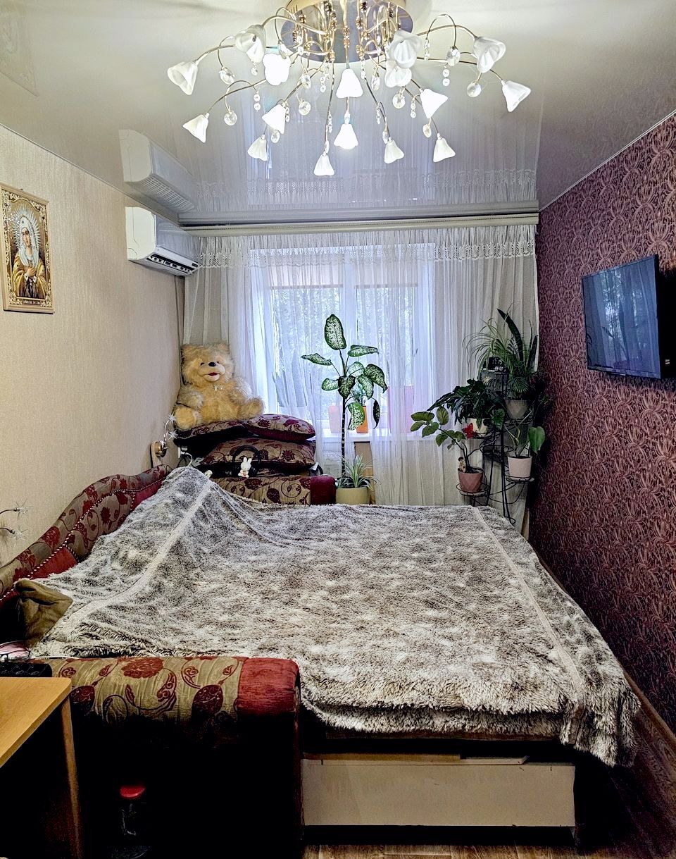 Продаж 2-кімнатної квартири 45 м², Осіння вул., 3