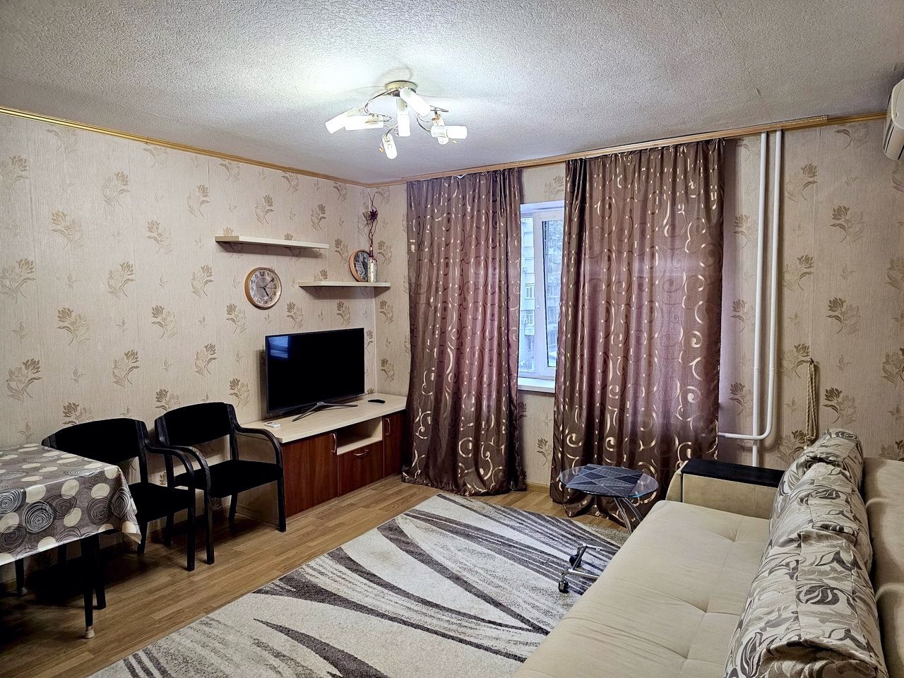 Аренда 4-комнатной квартиры 76 м², Дарницкая ул., 4