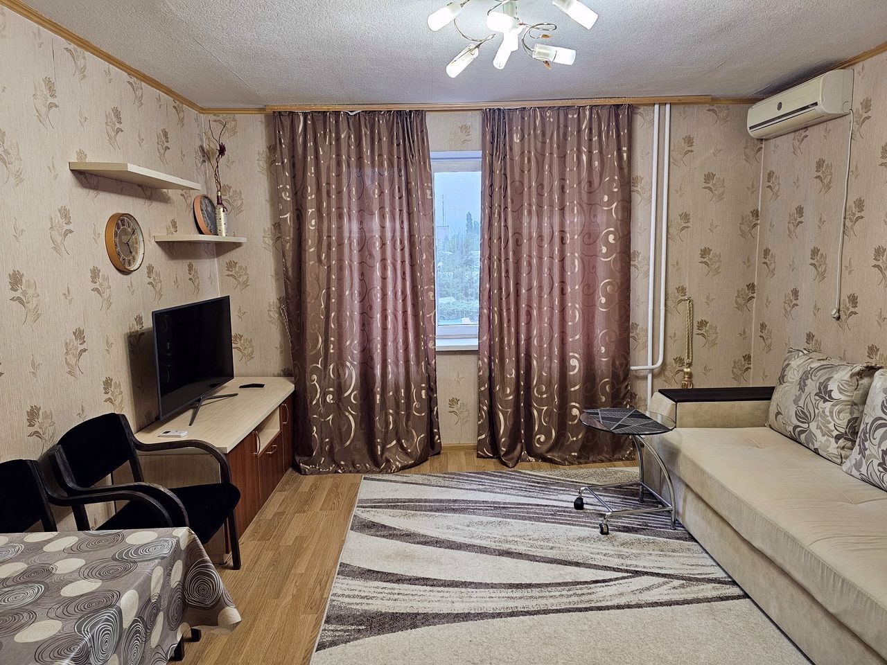 Аренда 4-комнатной квартиры 76 м², Дарницкая ул., 4