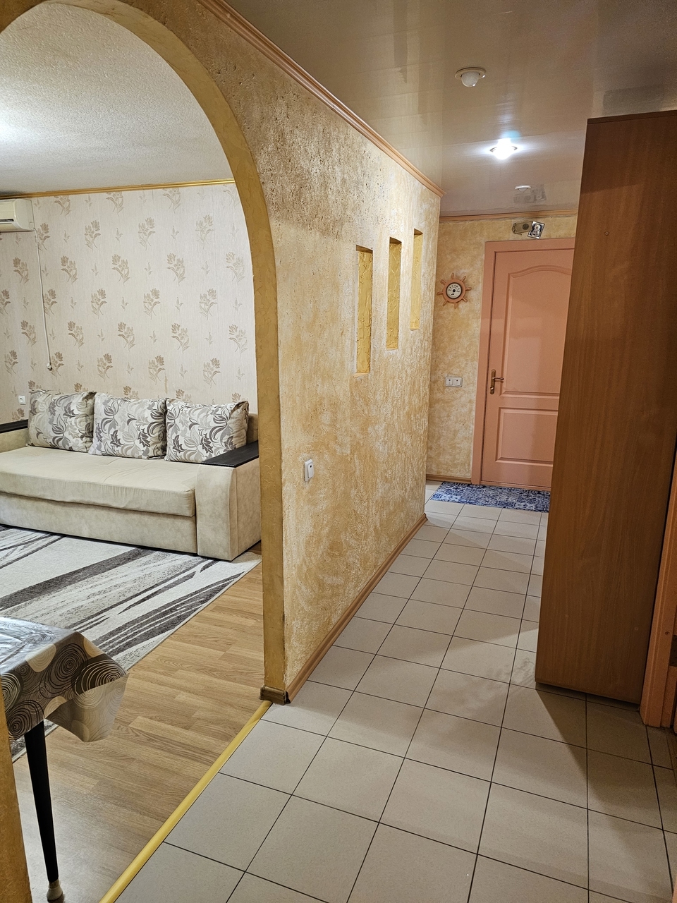 Аренда 4-комнатной квартиры 76 м², Дарницкая ул., 4