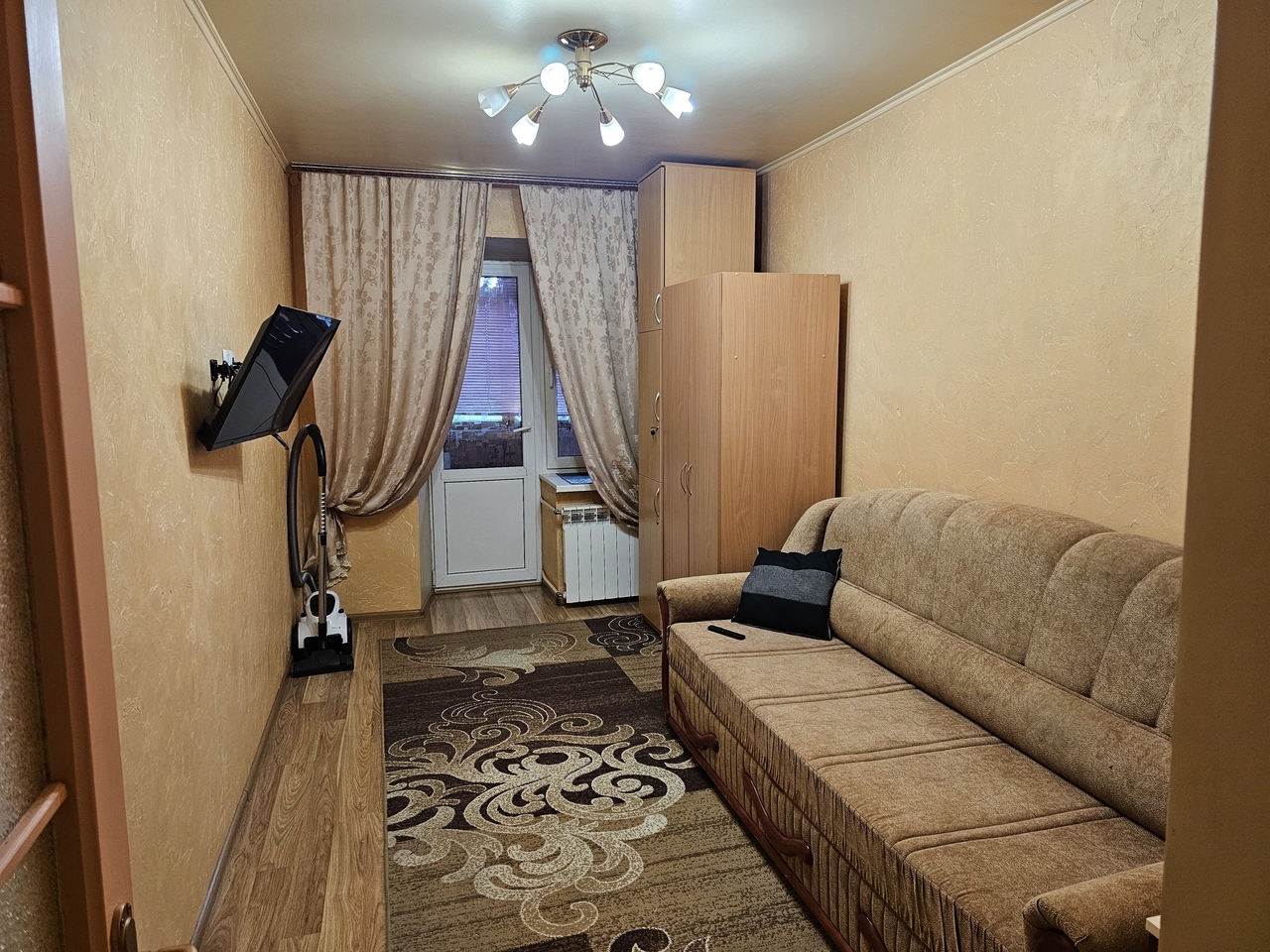 Аренда 4-комнатной квартиры 76 м², Дарницкая ул., 4