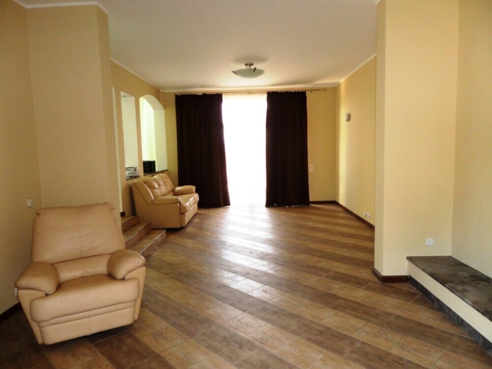 Аренда дома 4256 м², Валерия Лобановского просп.