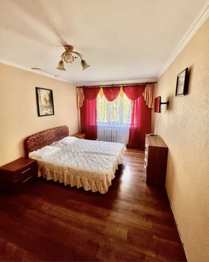 Продажа 1-комнатной квартиры 30 м², Вышгородская ул., 46А