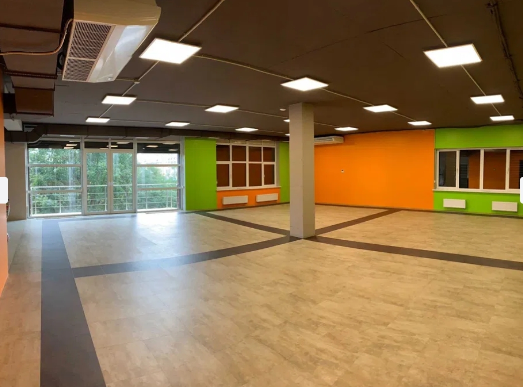 Оренда приміщення вільного призначення 782 м², Грушевского Михаила вул.