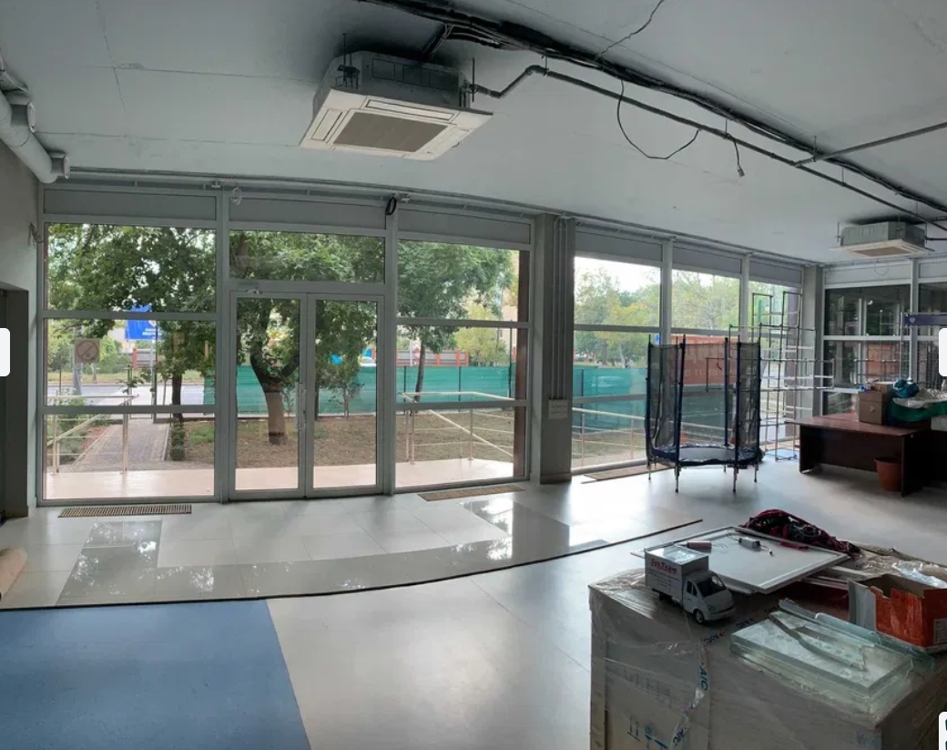 Оренда приміщення вільного призначення 782 м², Грушевского Михаила вул.