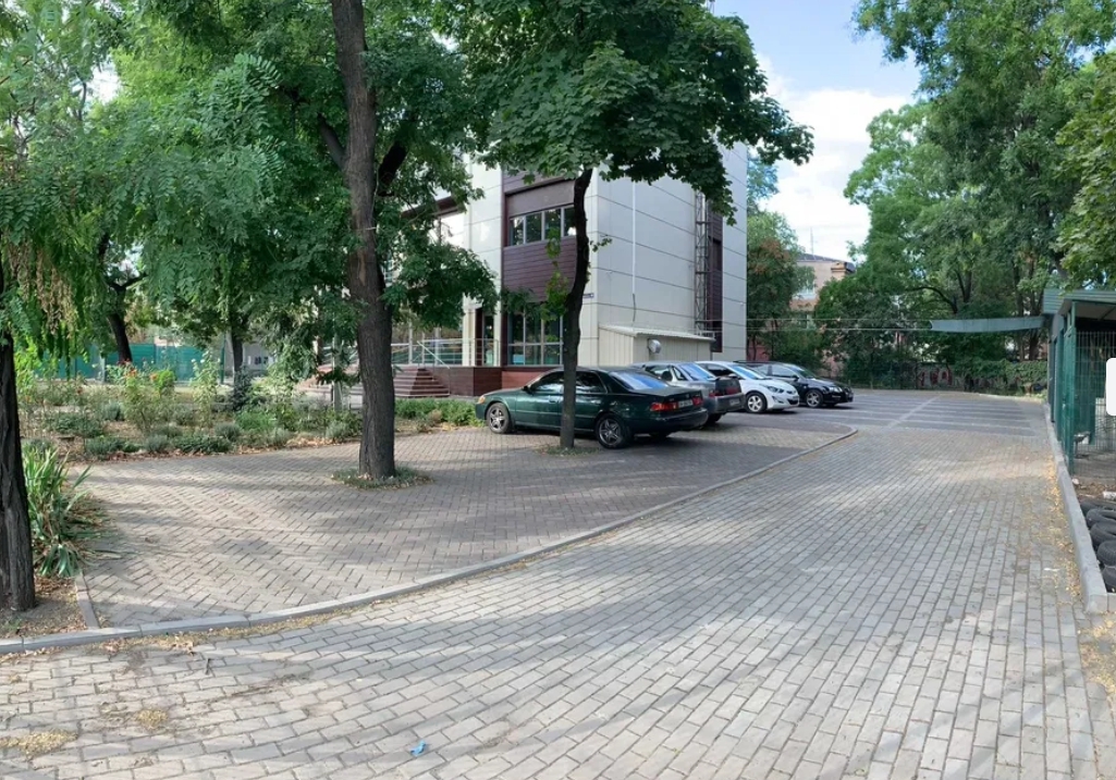 Оренда приміщення вільного призначення 782 м², Грушевского Михаила вул.