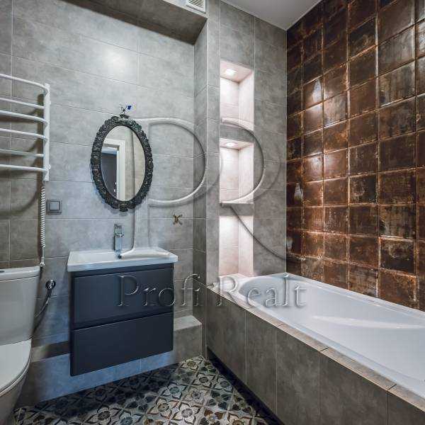 Продажа 3-комнатной квартиры 86 м², Салютная ул.