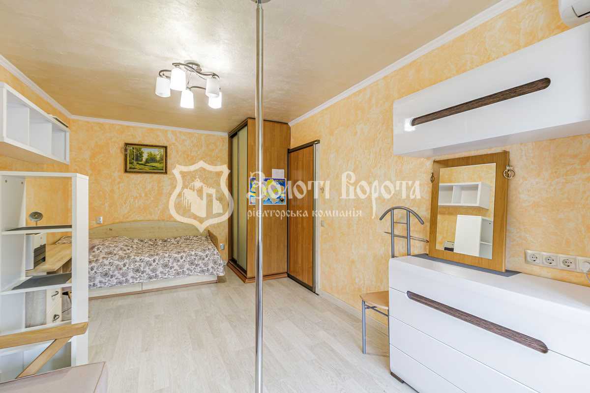 Продаж 1-кімнатної квартири 29.6 м², Праці бул., 6/14