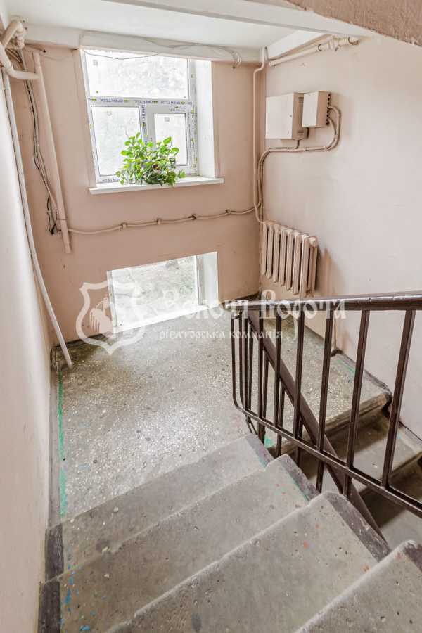 Продаж 1-кімнатної квартири 29.6 м², Праці бул., 6/14