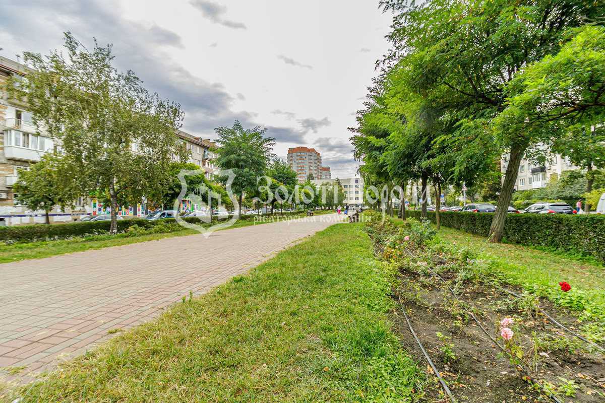 Продаж 1-кімнатної квартири 29.6 м², Праці бул., 6/14