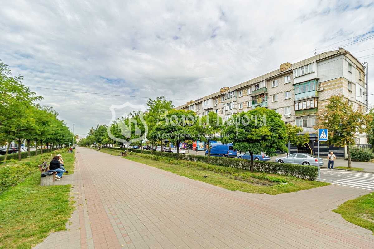Продаж 1-кімнатної квартири 29.6 м², Праці бул., 6/14