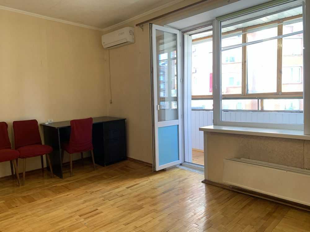 Продаж 2-кімнатної квартири 65 м², Золотоустівська вул., 4