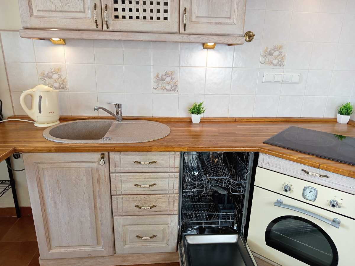 Оренда 2-кімнатної квартири 87 м², Голосіївська вул., 13Б