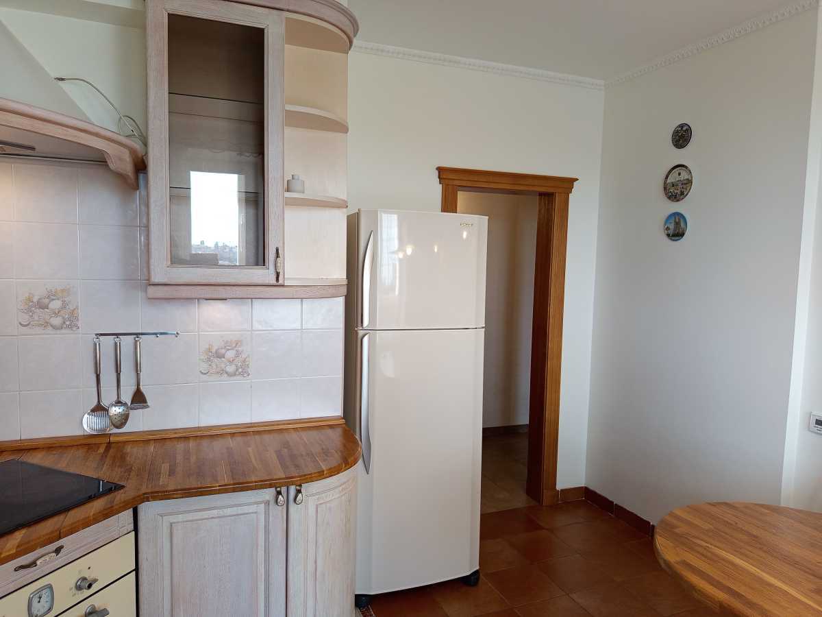 Оренда 2-кімнатної квартири 87 м², Голосіївська вул., 13Б