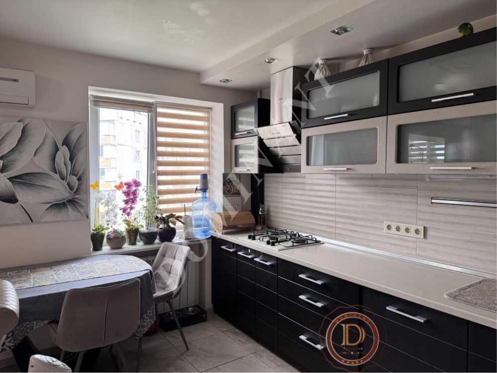 Продажа 3-комнатной квартиры 63 м², Товарищеская ул., 37