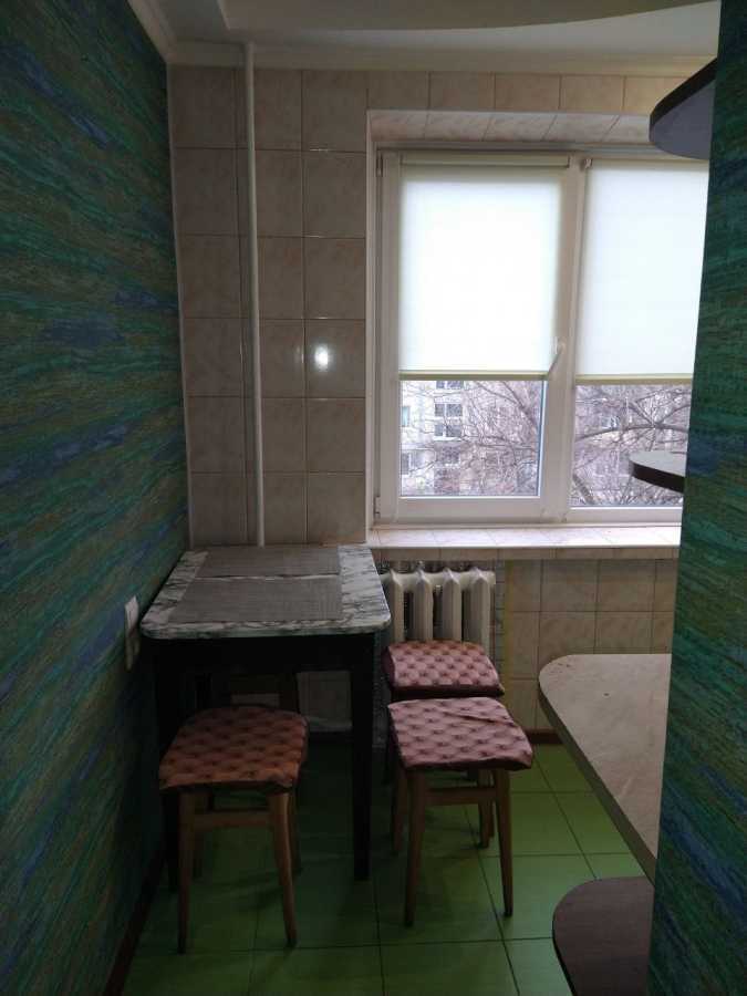 Оренда 2-кімнатної квартири 45 м², Юності вул.