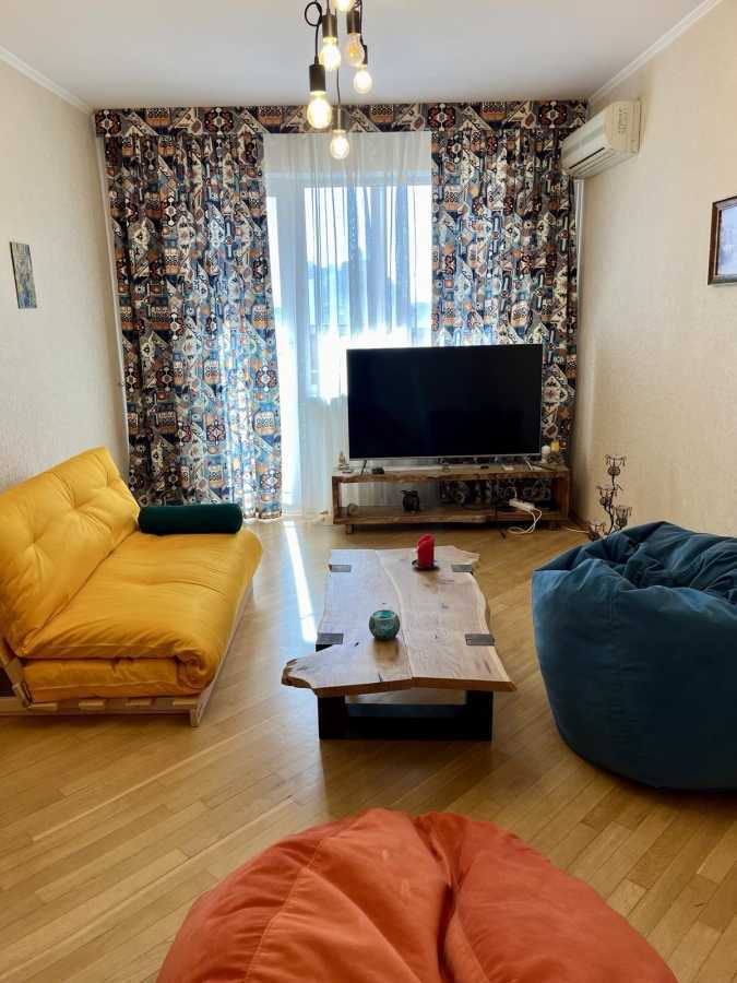Аренда 3-комнатной квартиры 76 м², Панаса Мирного ул., 11