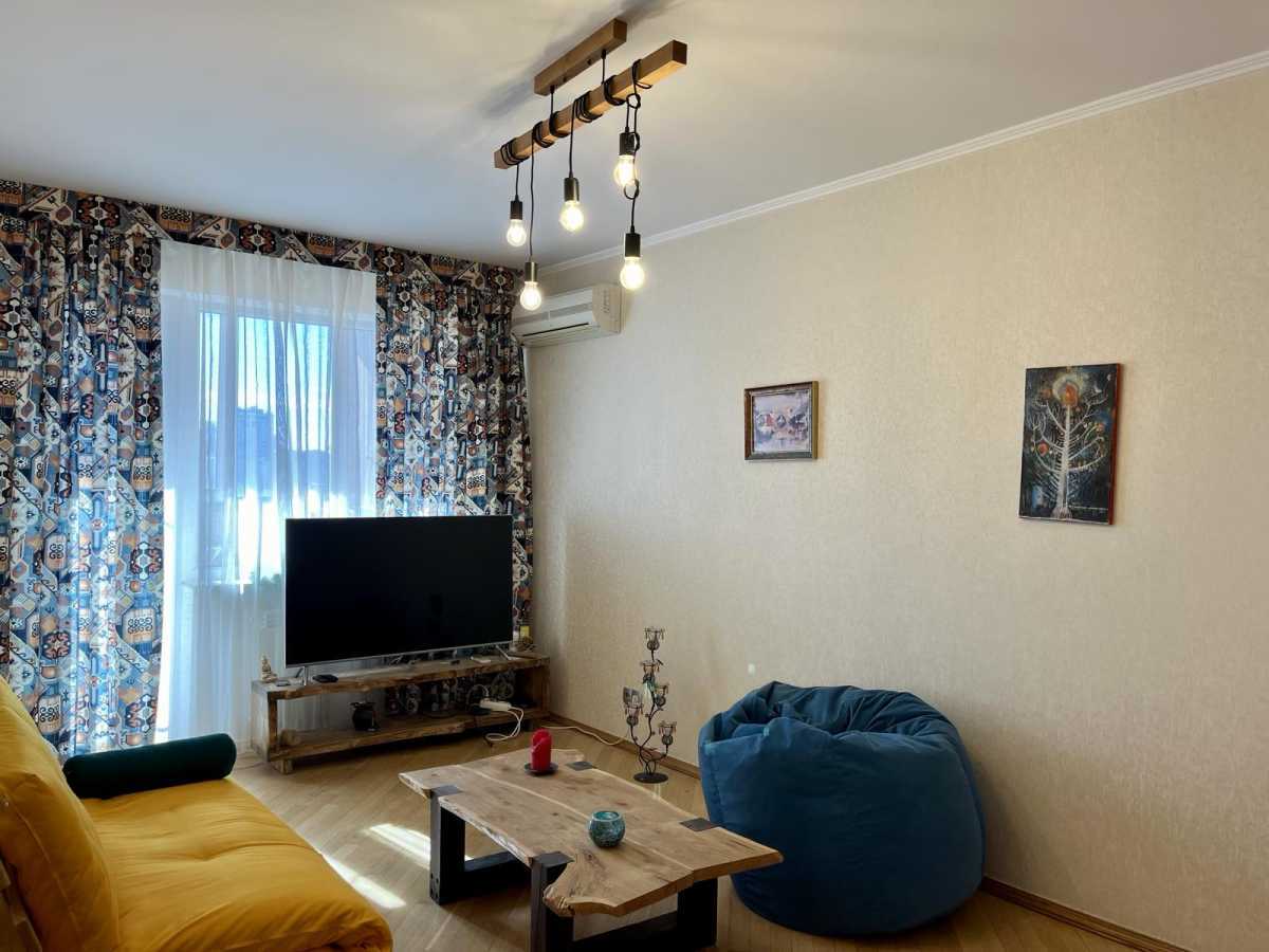 Аренда 3-комнатной квартиры 76 м², Панаса Мирного ул., 11