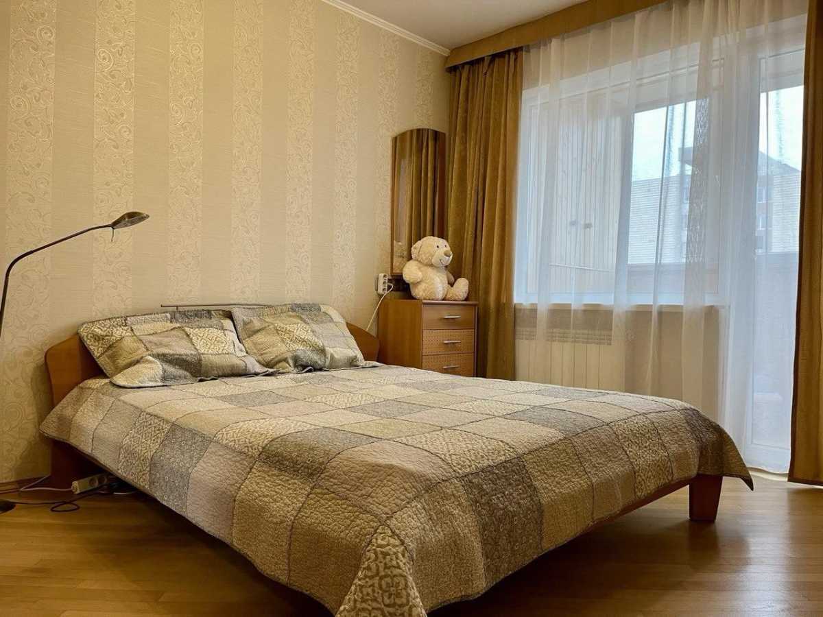 Аренда 3-комнатной квартиры 76 м², Панаса Мирного ул., 11