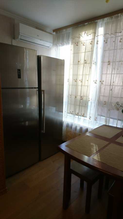 Оренда 2-кімнатної квартири 65 м², Волинська вул., 9