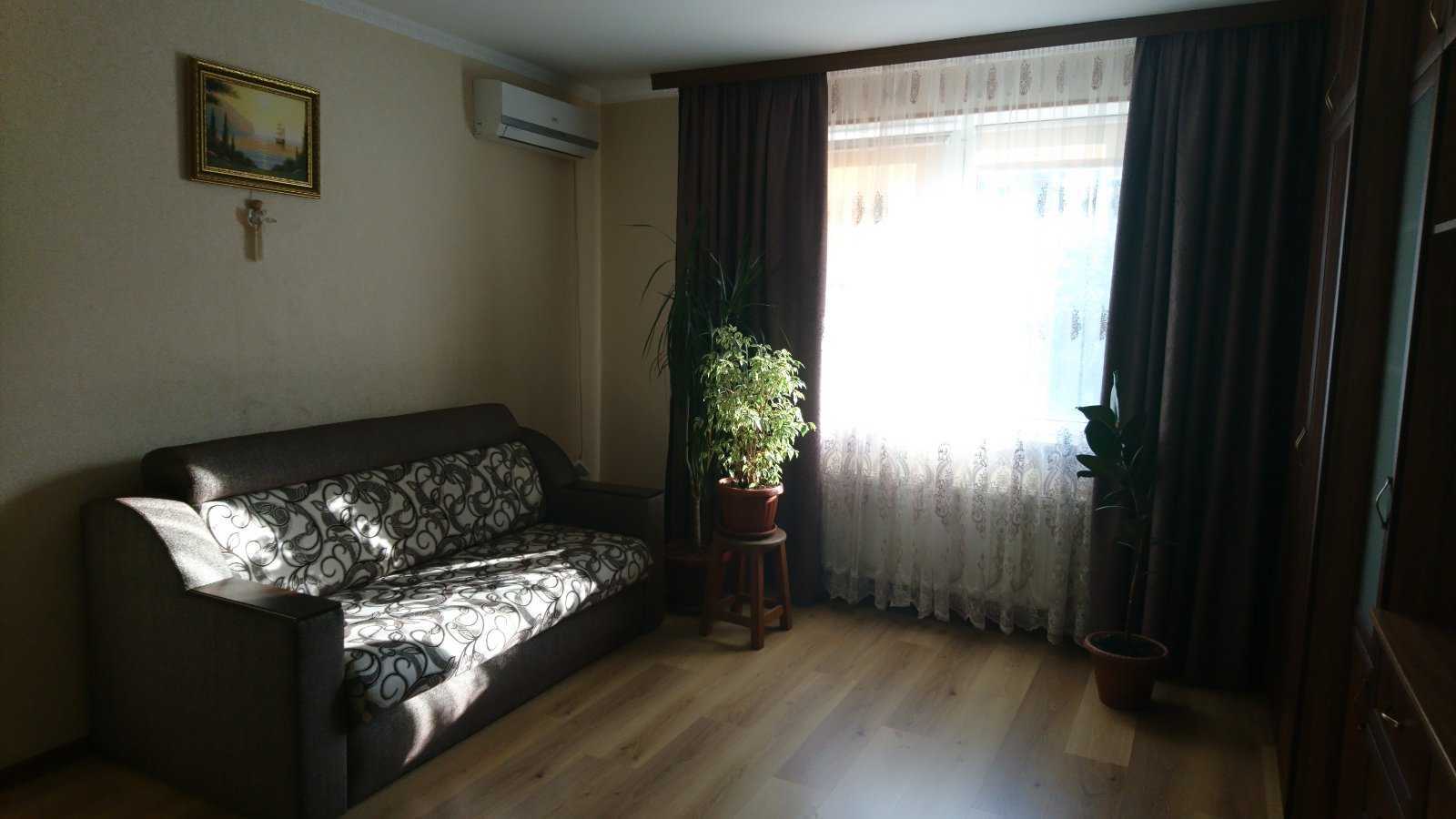 Оренда 2-кімнатної квартири 65 м², Волинська вул., 9