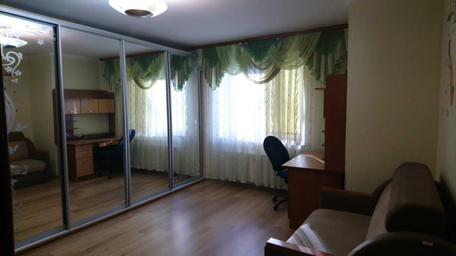 Оренда 2-кімнатної квартири 65 м², Волинська вул., 9