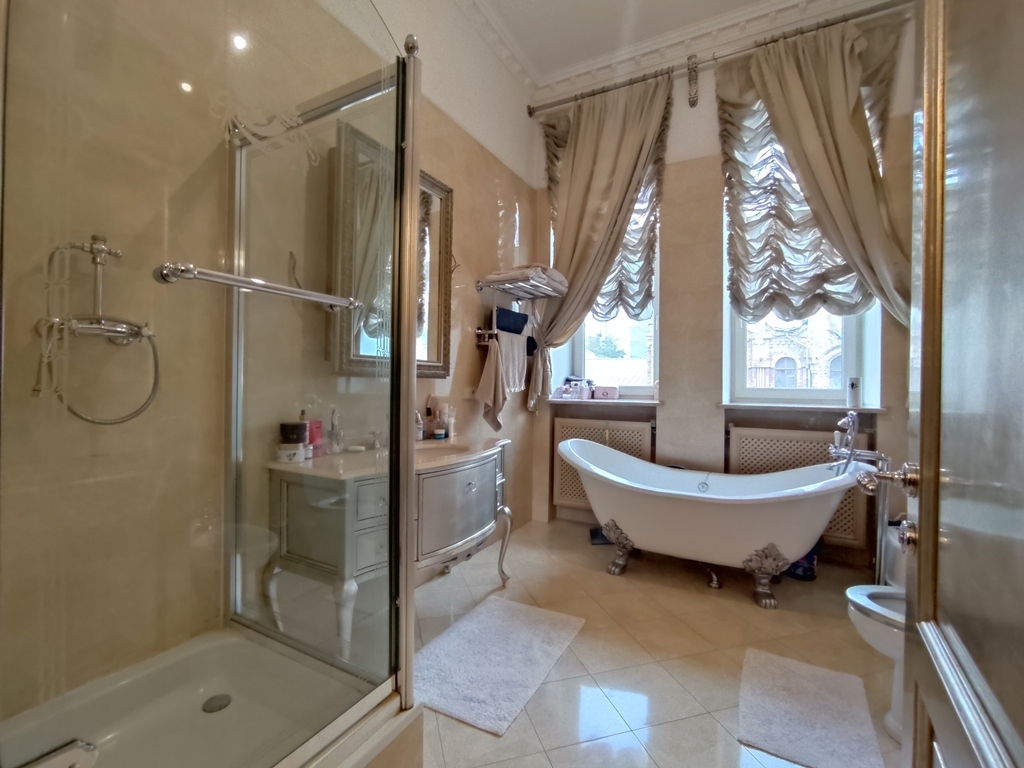 Продажа 2-комнатной квартиры 69 м², Архитектора Городецкого ул., 12