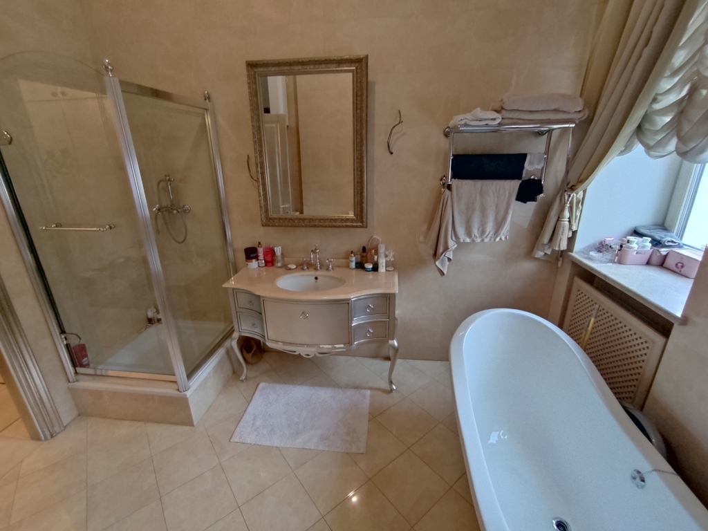Продажа 2-комнатной квартиры 69 м², Архитектора Городецкого ул., 12