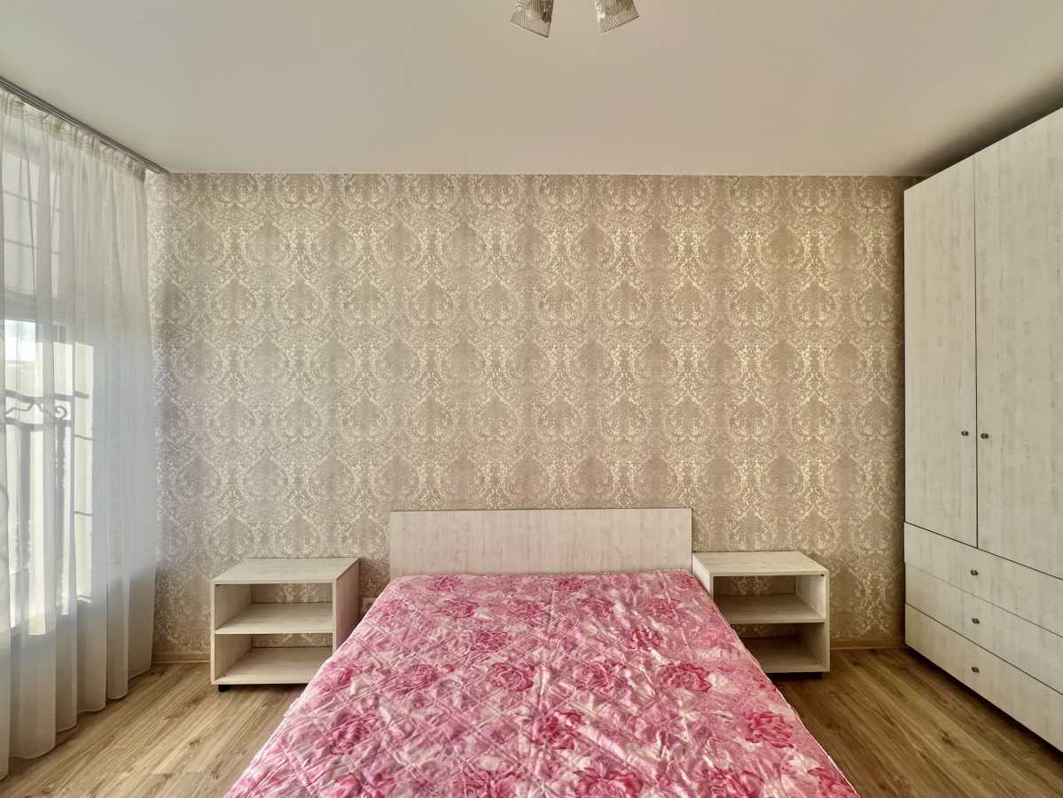 Продажа 2-комнатной квартиры 41.7 м², Соборная ул., 118/19