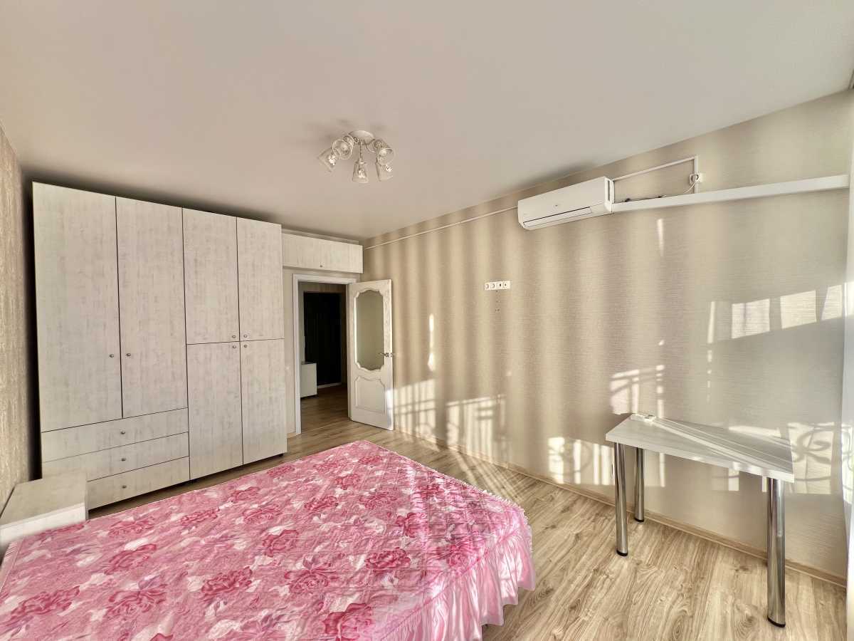Продажа 2-комнатной квартиры 41.7 м², Соборная ул., 118/19