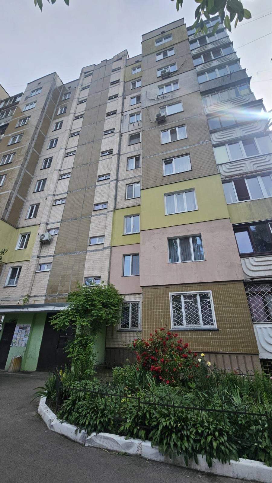Продаж 3-кімнатної квартири 70 м², Продам 3-кімнатну Вишгород! Центр! Гриненко 1!