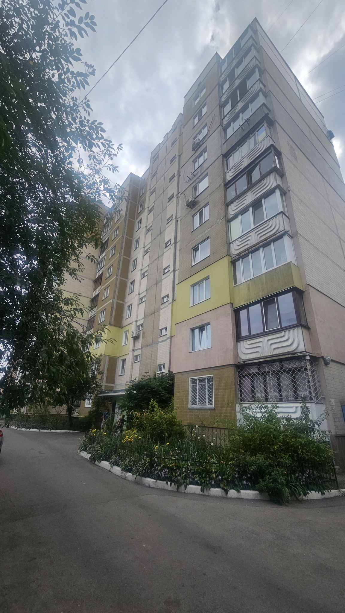 Продаж 3-кімнатної квартири 70 м², Продам 3-кімнатну Вишгород! Центр! Гриненко 1!