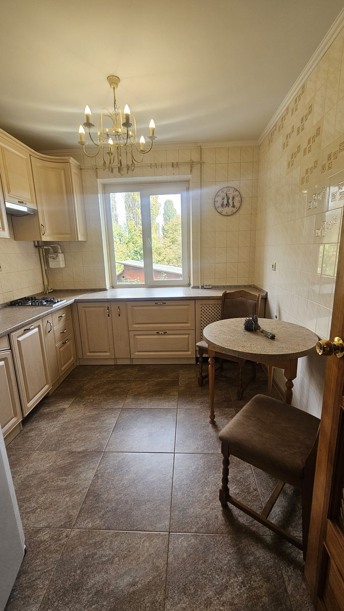 Продаж 3-кімнатної квартири 70 м², Продам 3-кімнатну Вишгород! Центр! Гриненко 1!