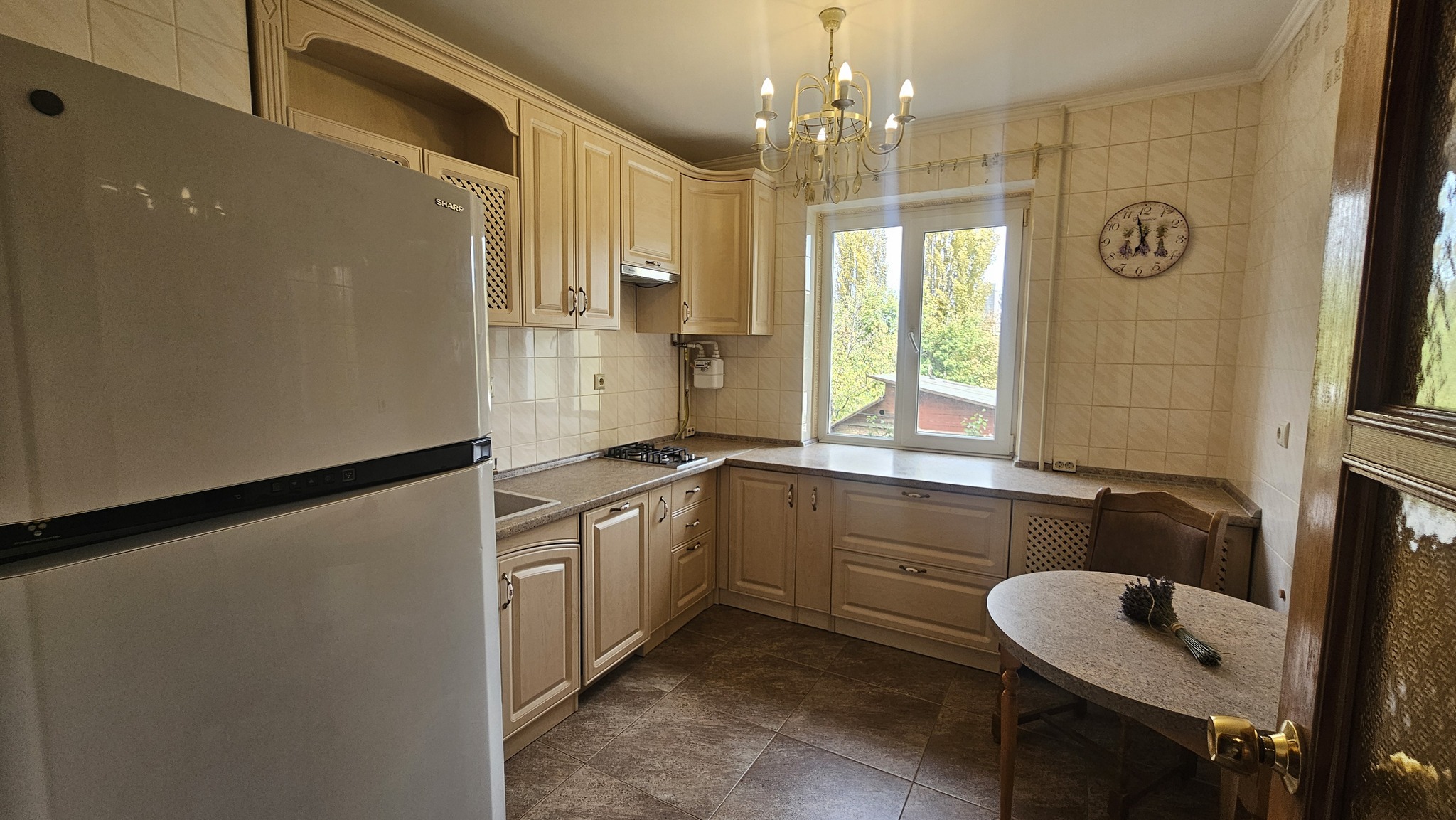 Продаж 3-кімнатної квартири 70 м², Продам 3-кімнатну Вишгород! Центр! Гриненко 1!