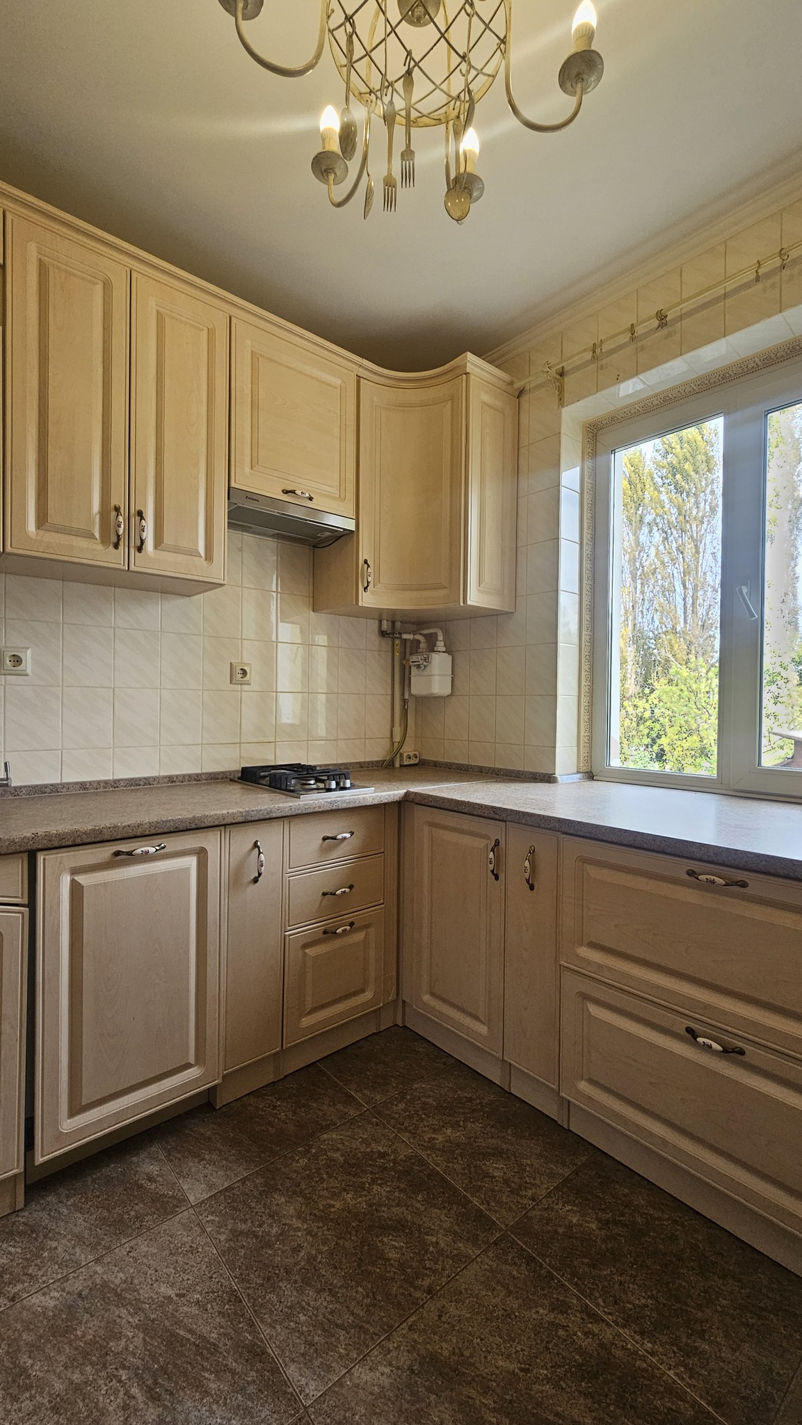 Продаж 3-кімнатної квартири 70 м², Продам 3-кімнатну Вишгород! Центр! Гриненко 1!