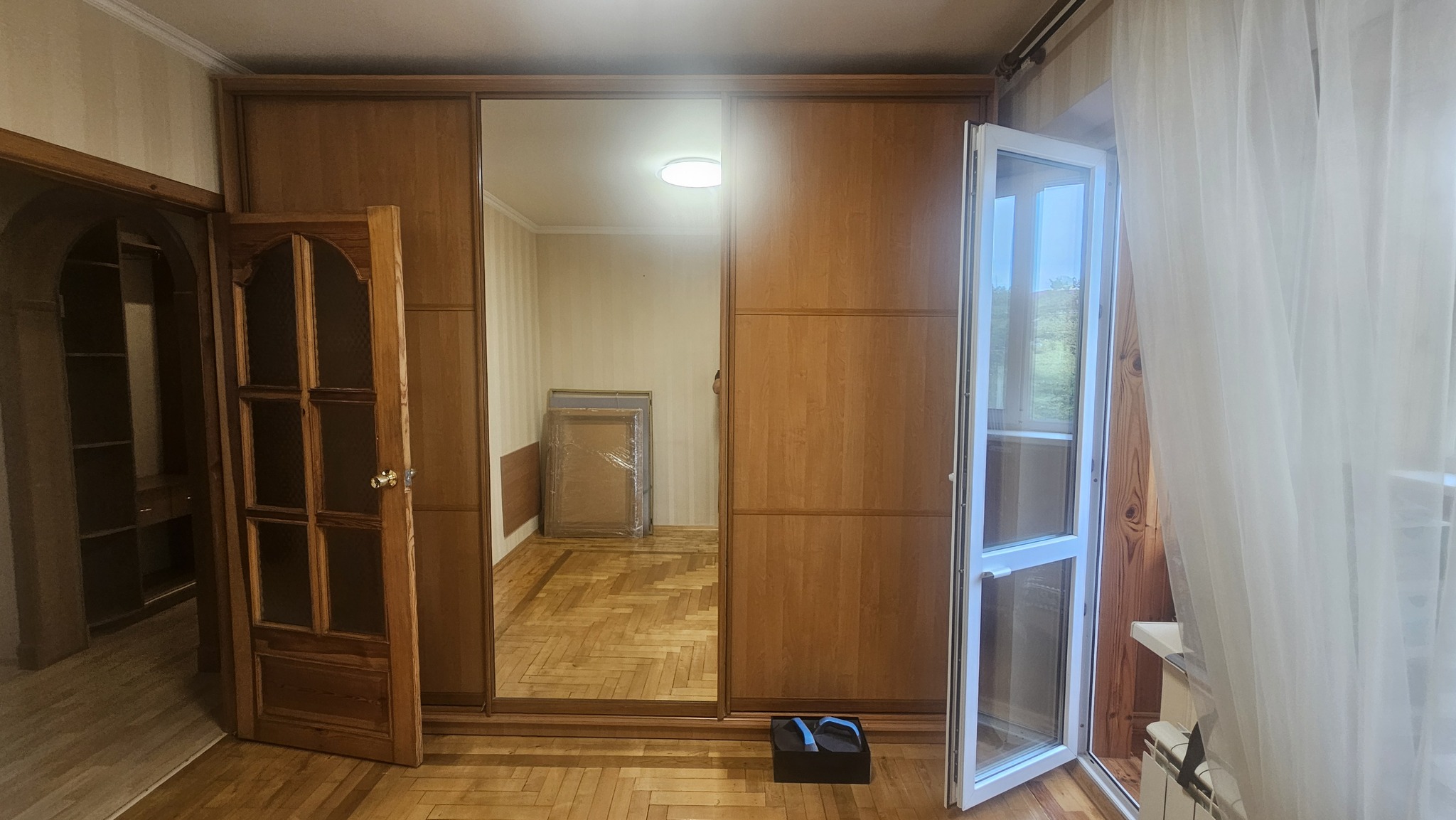 Продаж 3-кімнатної квартири 70 м², Продам 3-кімнатну Вишгород! Центр! Гриненко 1!