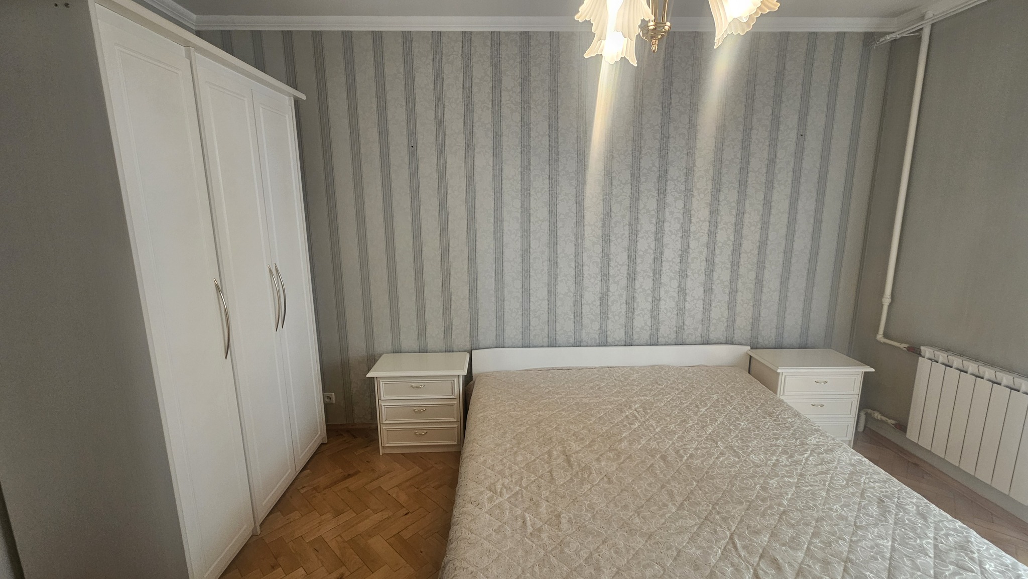 Продаж 3-кімнатної квартири 70 м², Продам 3-кімнатну Вишгород! Центр! Гриненко 1!