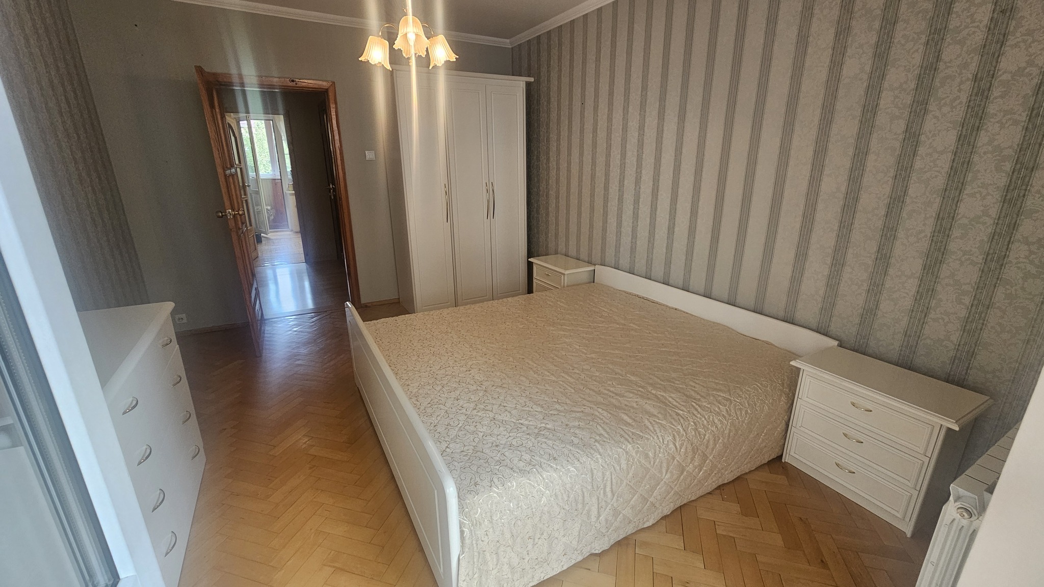 Продаж 3-кімнатної квартири 70 м², Продам 3-кімнатну Вишгород! Центр! Гриненко 1!