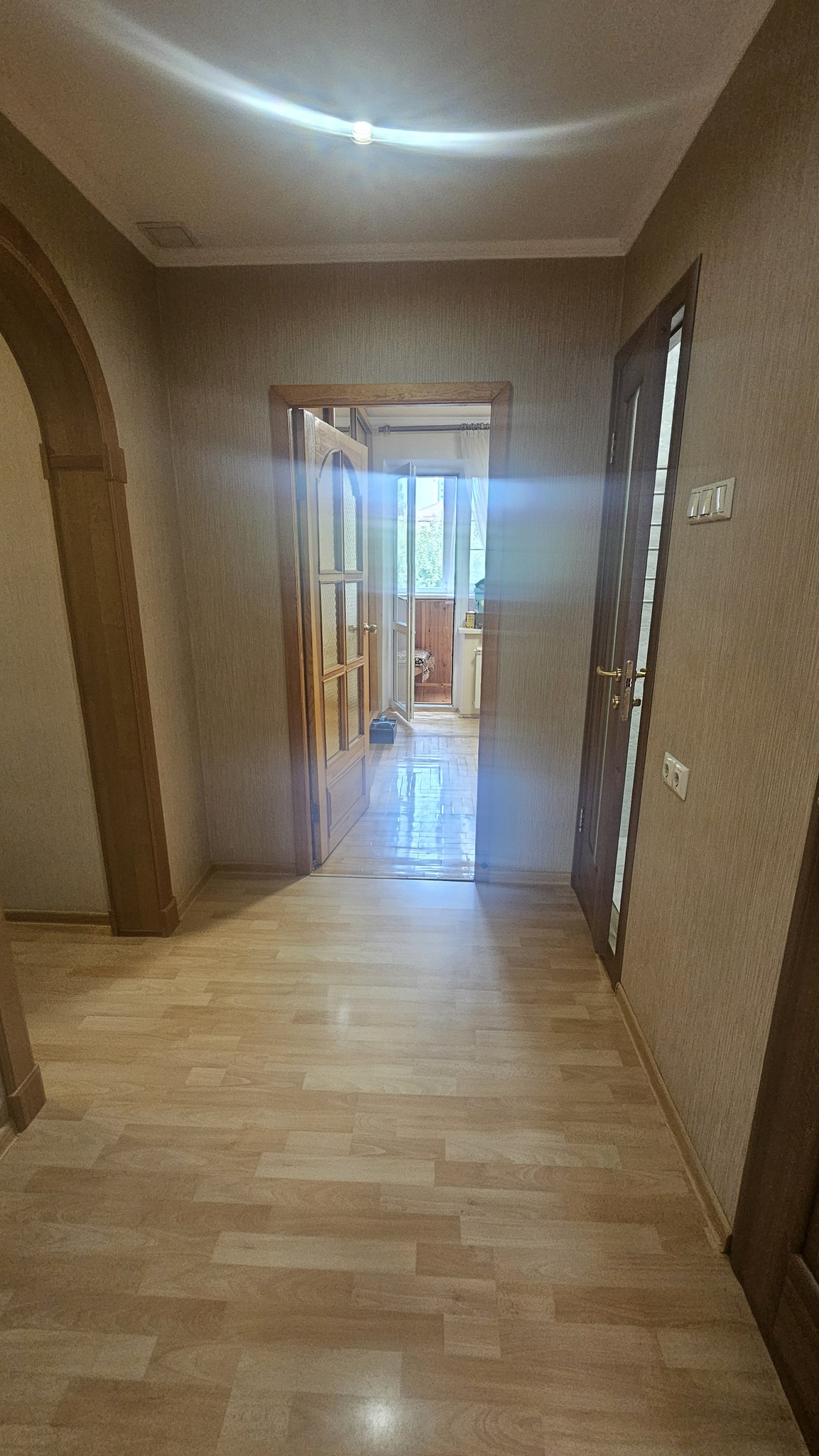 Продаж 3-кімнатної квартири 70 м², Продам 3-кімнатну Вишгород! Центр! Гриненко 1!