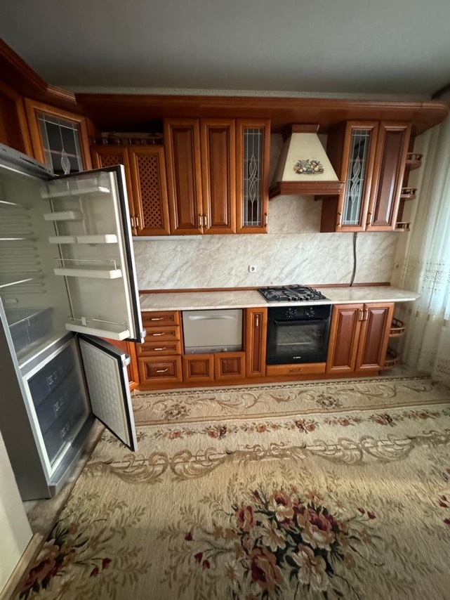 Оренда 1-кімнатної квартири 50 м², Машинобудівників вул., 2В