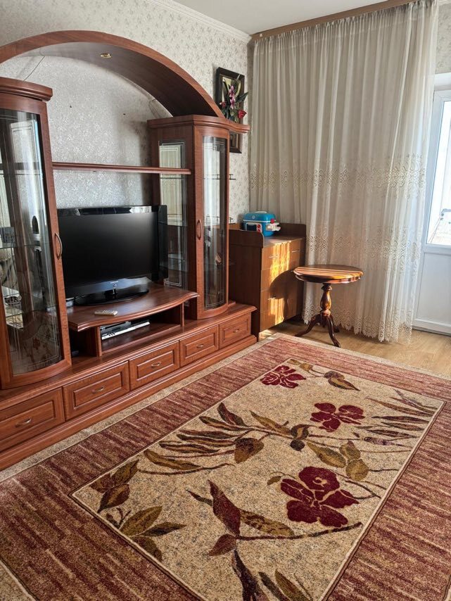 Оренда 1-кімнатної квартири 50 м², Машинобудівників вул., 2В