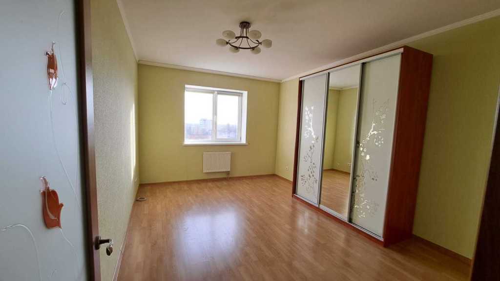 Продаж 2-кімнатної квартири 77 м², Вокзальна вул., 53