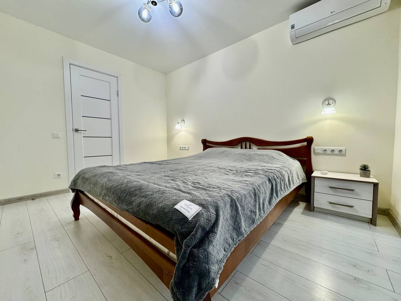 Продаж 2-кімнатної квартири 47 м², Мандриківська вул.