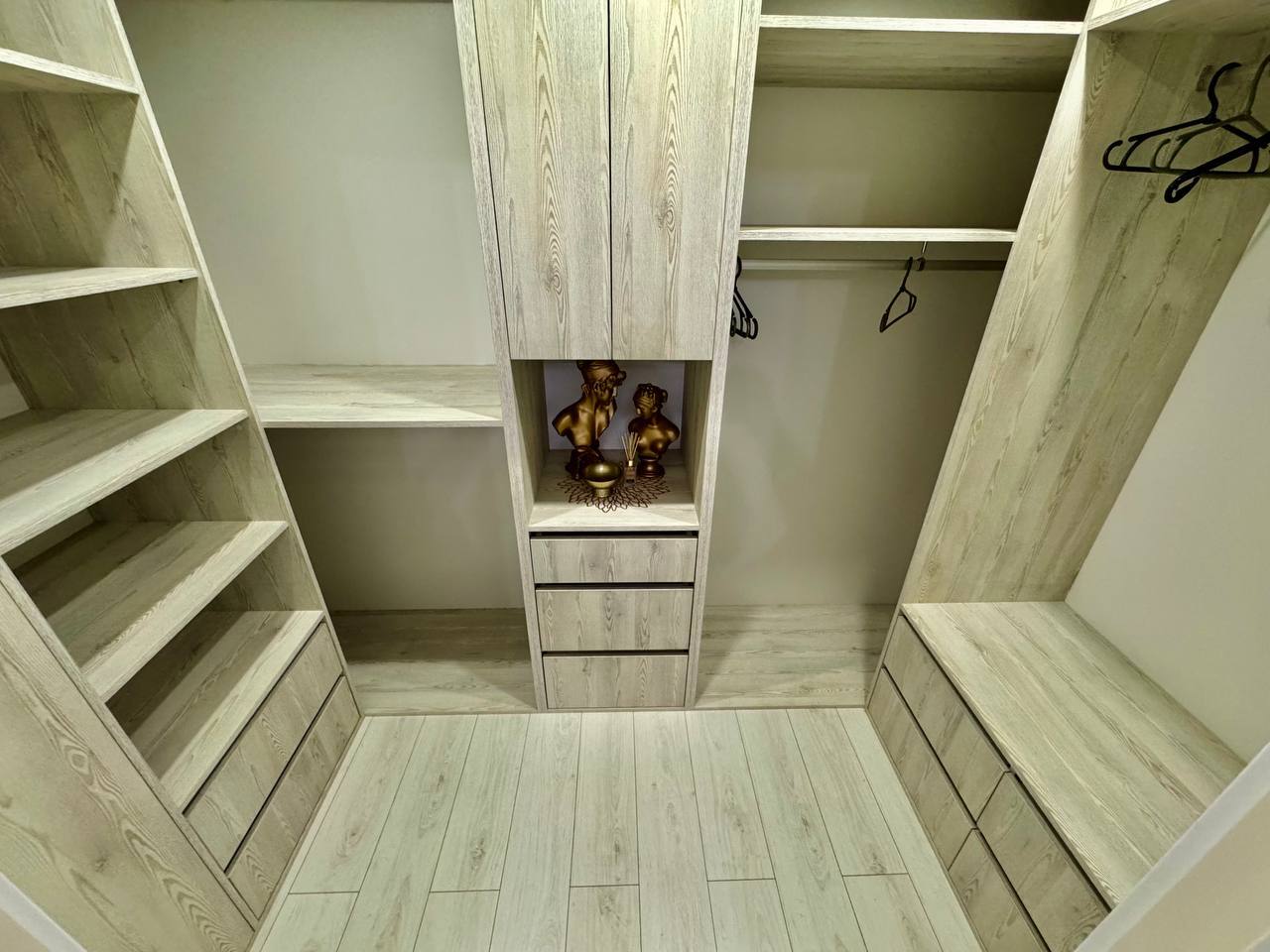 Продаж 2-кімнатної квартири 47 м², Мандриківська вул.